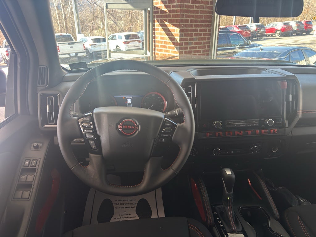 2025 Nissan Frontier SV