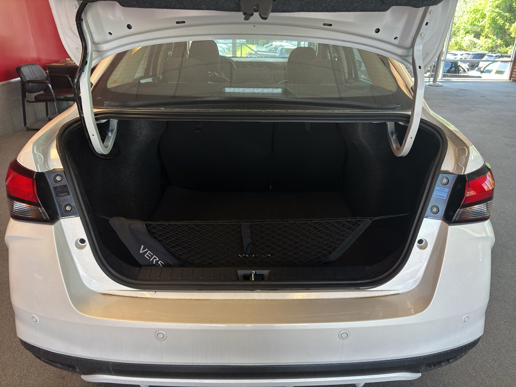 2025 Nissan Versa SR