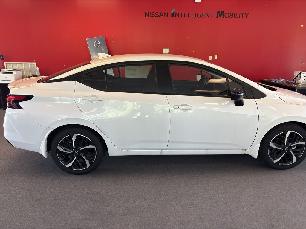 2025 Nissan Versa SR