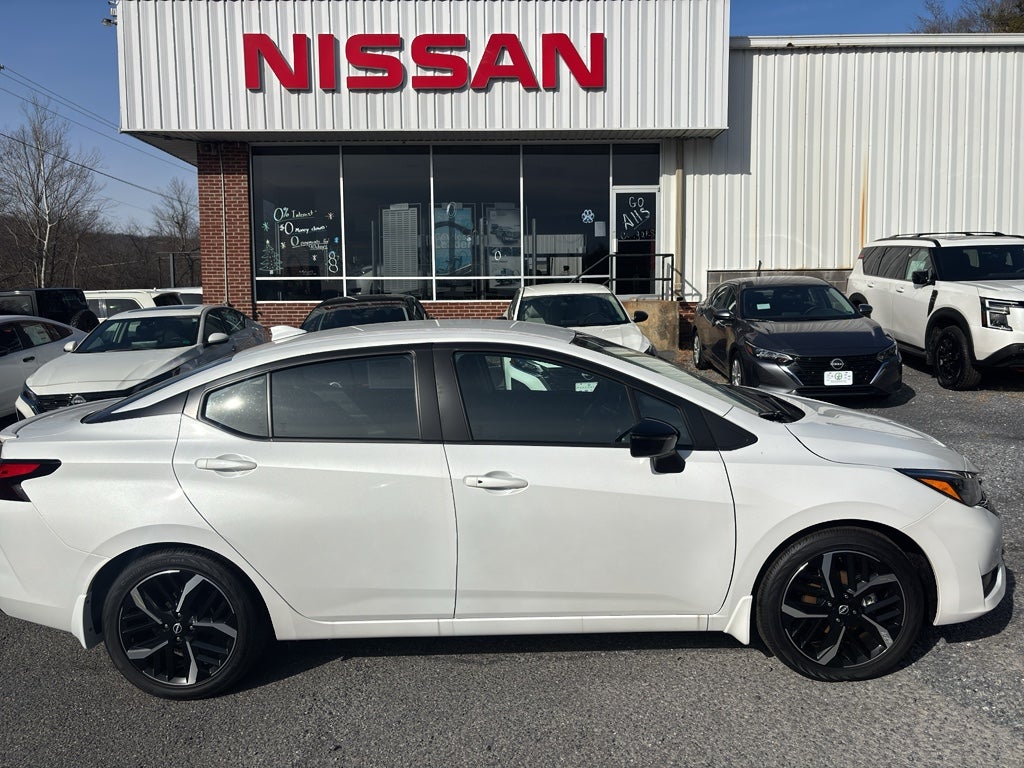 2025 Nissan Versa SR