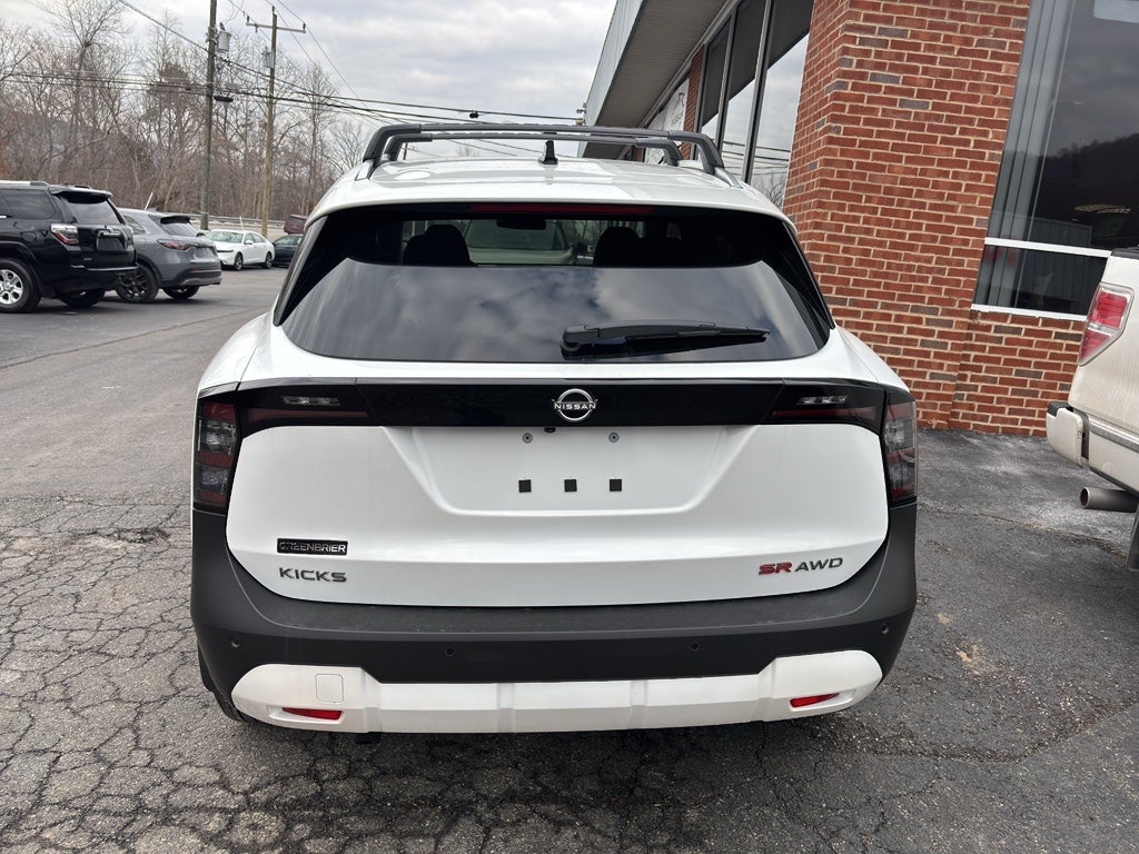 2026 Nissan Kicks SR
