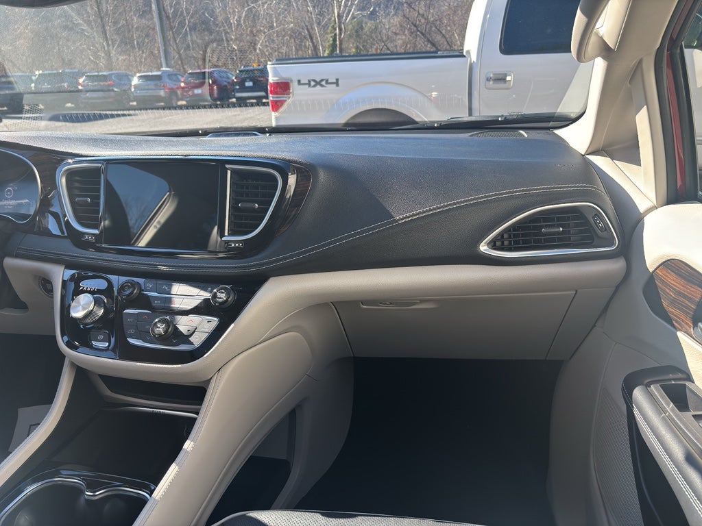 2023 Chrysler Pacifica Hybrid Limited