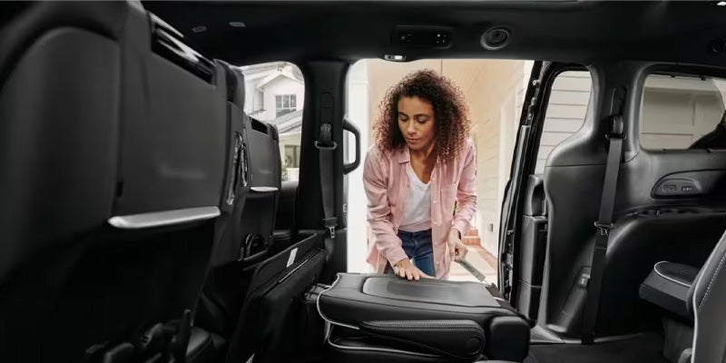 Chrysler dealer near me Ronceverte, WV